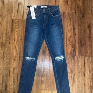 JAMES JEANS SIZE 26
